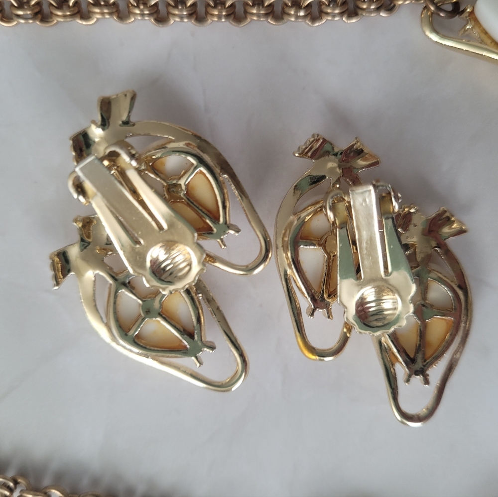 Vintage White Gold Tone Clip-on Earrings Necklace Set - Picture 6 of 8